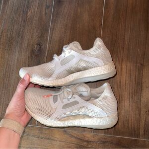 Adidas women’s pure boost sneakers in white (size 8)